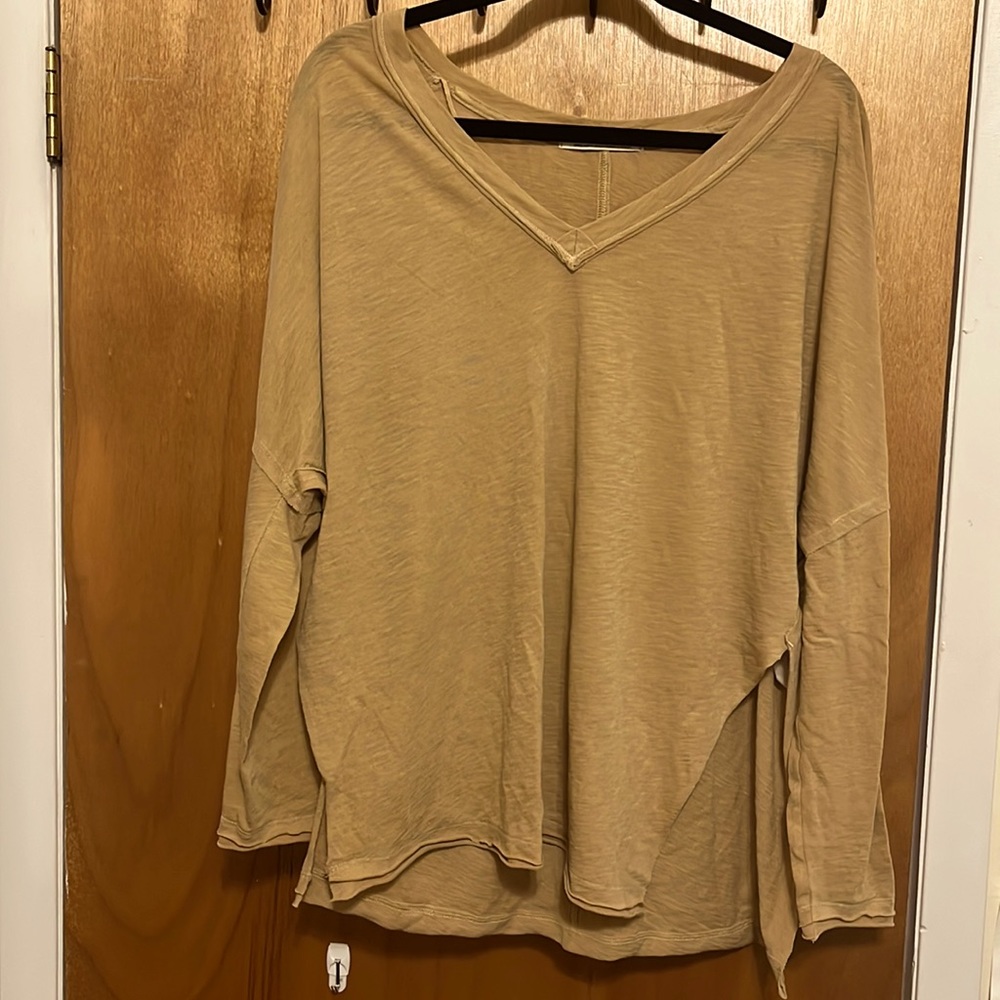 Free People v-neck top (new w/out tags)